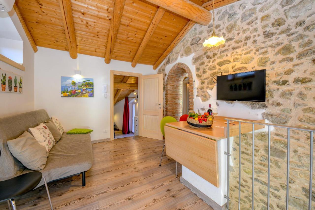 Casa Nel Borgo - Il Gufo Apartman Tremosine Kültér fotó
