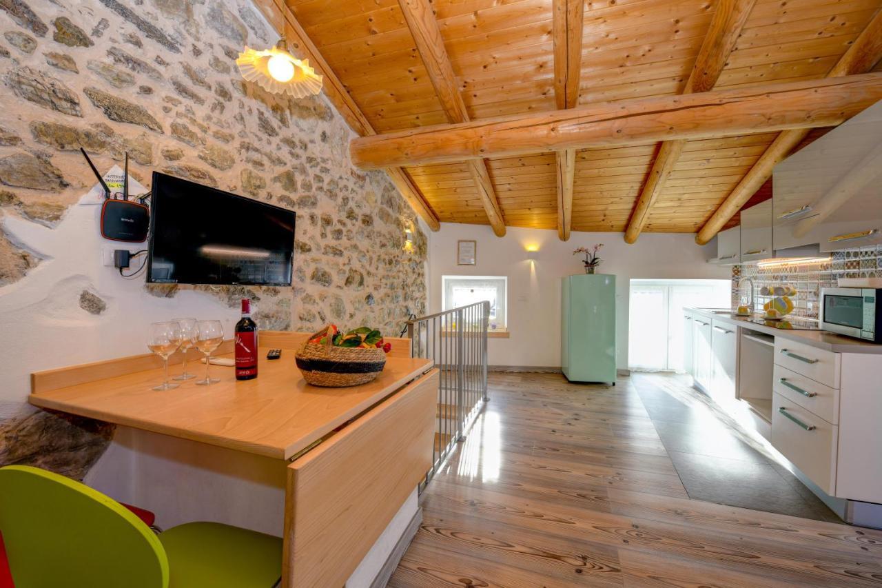 Casa Nel Borgo - Il Gufo Apartman Tremosine Kültér fotó